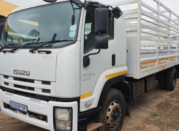 2013 Isuzu FTR850 Cattle body trucks