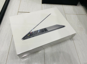Apple MacBook Pro 13 Touch Bar 1.4GHz Quad Core i5 512GB Space Grey 2020